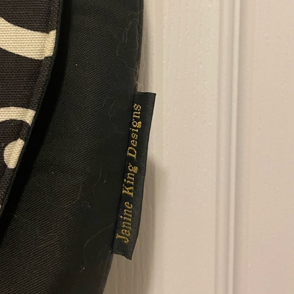 Janine King Designs cross body black and white canvas camera bag or purse - Picture 6 of 16